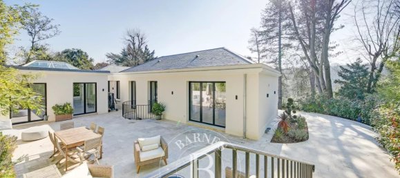 Casa de 10 habitaciónes en La Celle-Saint-Cloud, France No. 139348 3