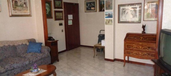5 rooms Apartment in Rome, Italy No. 36640 48