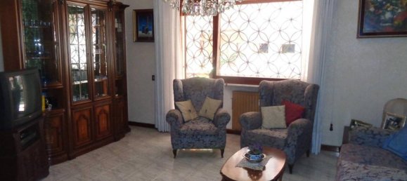 5 rooms Apartment in Rome, Italy No. 36640 15