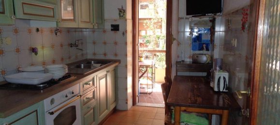 5 rooms Apartment in Rome, Italy No. 36640 3