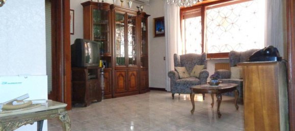 5 rooms Apartment in Rome, Italy No. 36640 12