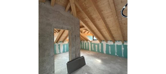 3 Schlafzimmer Penthouse in Serra Riccò, Italy, Nr. 318006 14