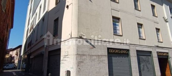 Здание с 5 комнатами в Галларате, Италия № 320727 3