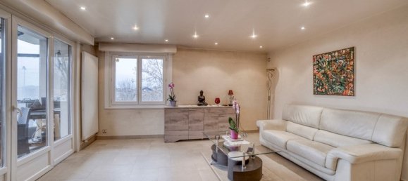 Apartamento de 3 dormitorios en Cluses, France No. 192685 3