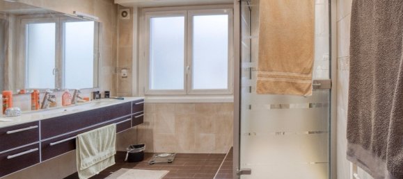 Apartamento de 3 dormitorios en Cluses, France No. 192685 14