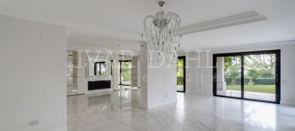 6 bedrooms Villa in Marbella, Spain No. 98988 42