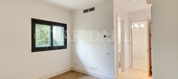 6 bedrooms Villa in Marbella, Spain No. 98988 23