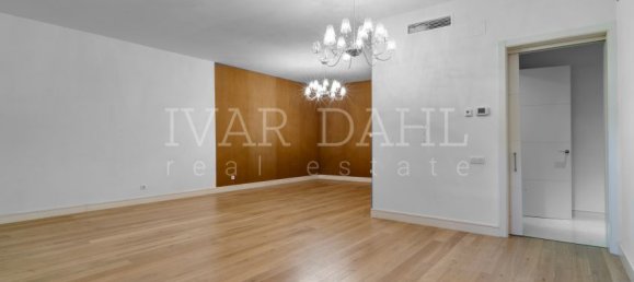 6 bedrooms Villa in Marbella, Spain No. 98988 5