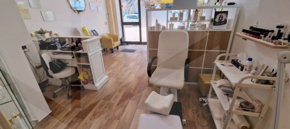 4-salle Propriété commerciale à Rome, Italy No. 34371 9