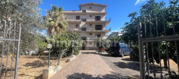 Квартира с 4 спальнями в Реджо Калабрия, Италия № 340150 45