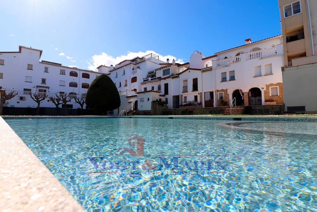 1 bedroom Apartment in Empuriabrava, Spain No. 136576