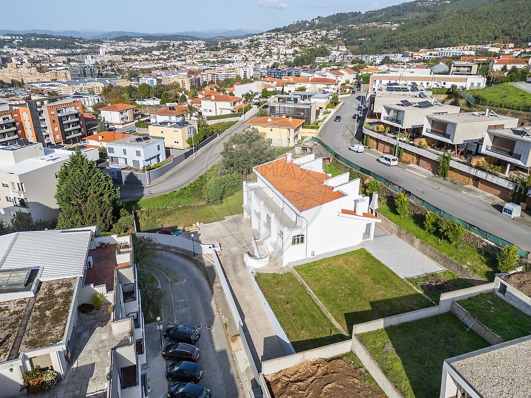 5 bedrooms House in Braga, Portugal No. 178683