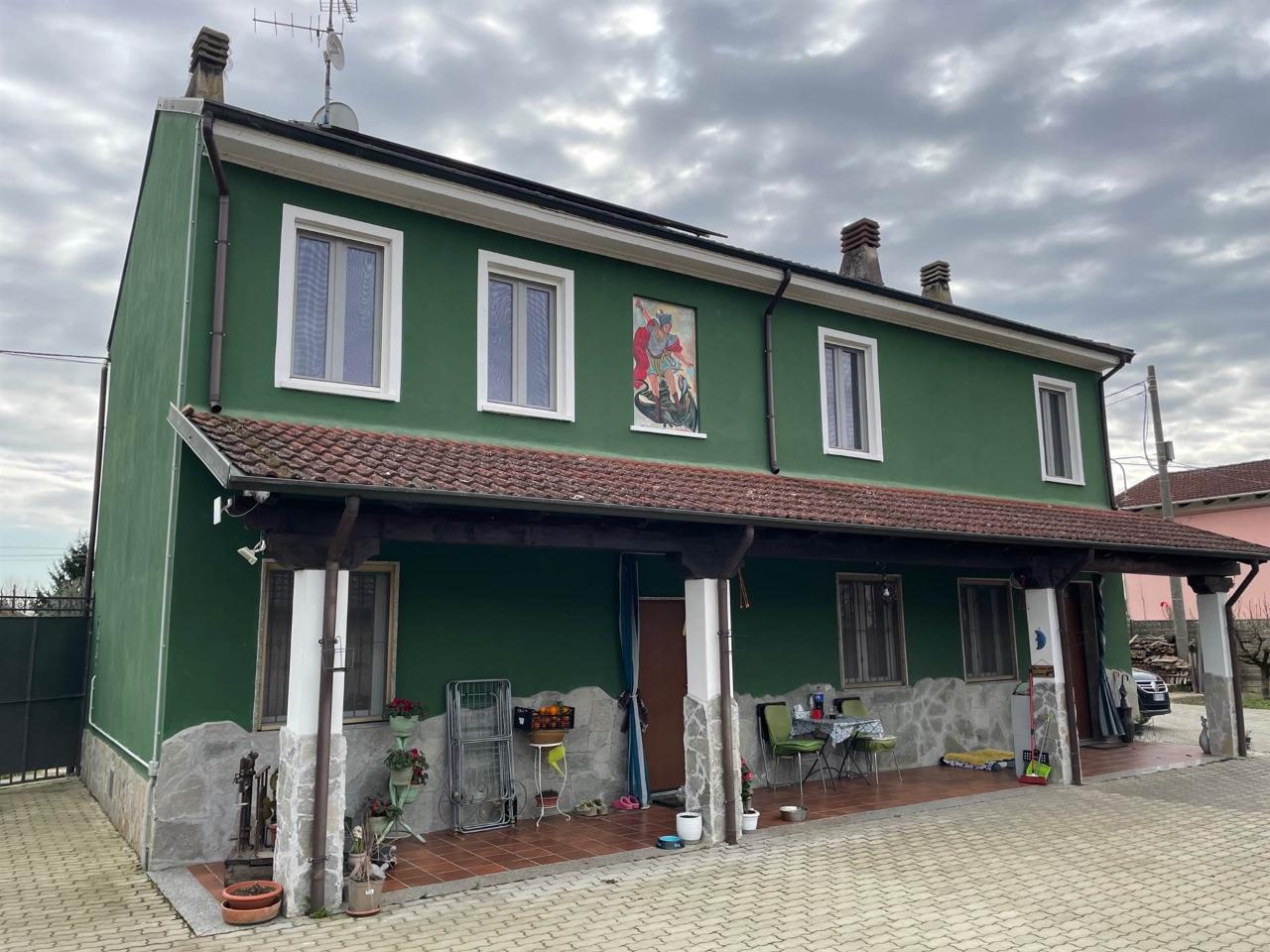 Дом с 6 комнатами в Мотта де Конти, Италия № 81885