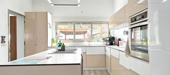 4 bedrooms Villa in Alicante, Spain No. 183506 3