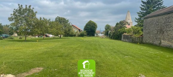 686m² Land in Saint-Hilaire-de-Brens, France No. 272054 2