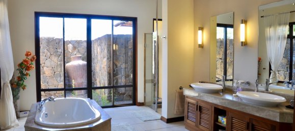 4 bedrooms Villa in Tamarin, Mauritius No. 233 8