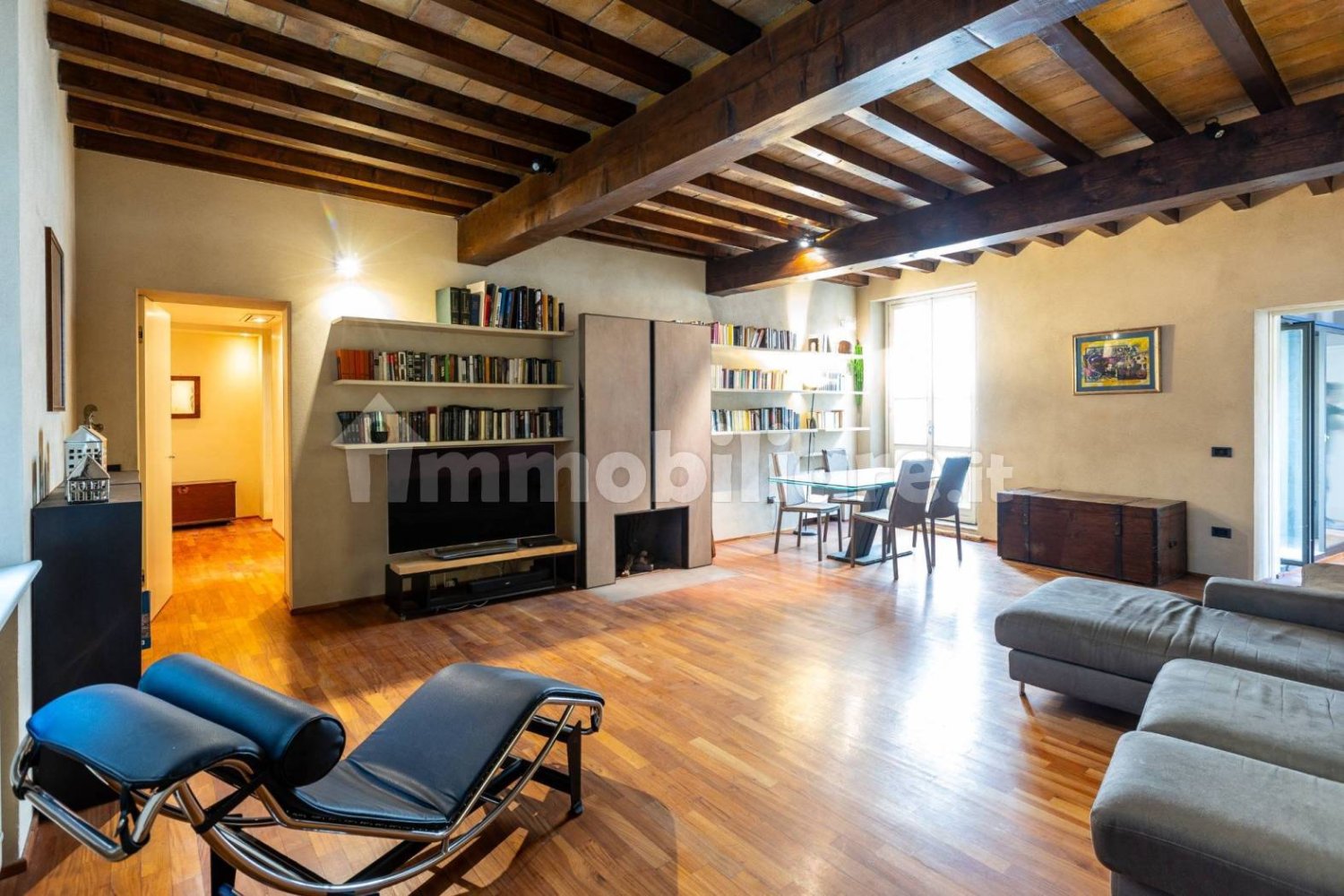 3 bedrooms Apartment in Parma, Italy No. 281833