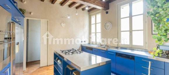 3 bedrooms Apartment in Parma, Italy No. 281833 5