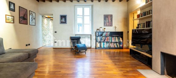 3 bedrooms Apartment in Parma, Italy No. 281833 2