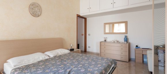 3 rooms Apartment in Palermo, Italy No. 303095 7