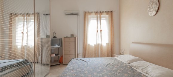 3 rooms Apartment in Palermo, Italy No. 303095 11
