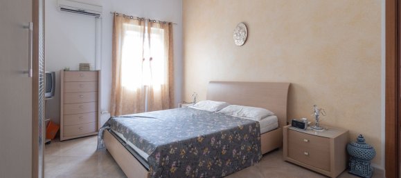 3 rooms Apartment in Palermo, Italy No. 303095 10