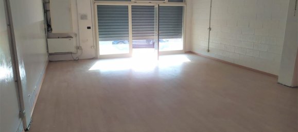 Коммерческая недвижимость 305м² в Мильянико, Италия № 284382 4