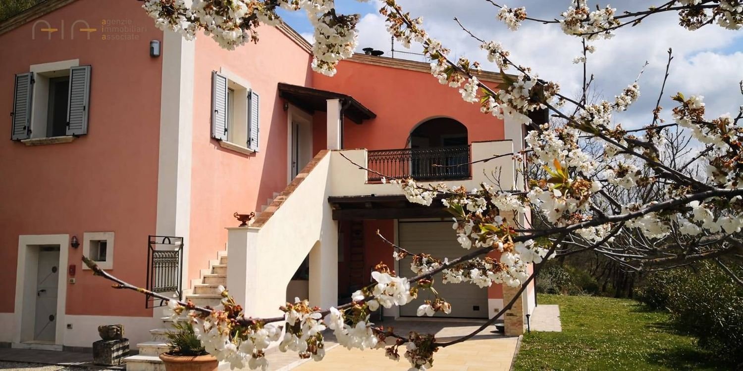 8 rooms House in Ascoli Piceno, Italy No. 137313