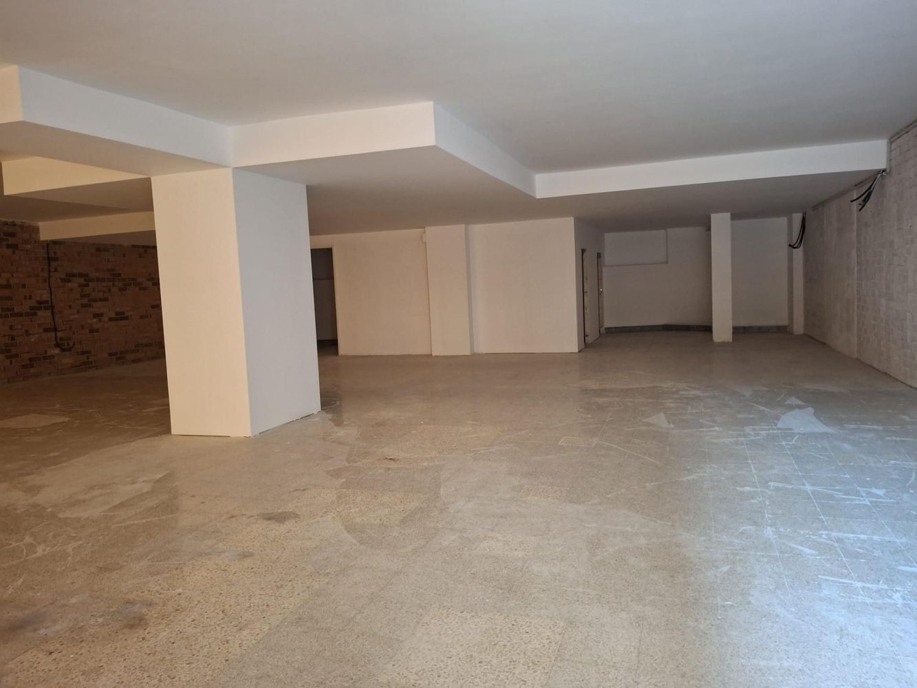 288m² Commercial property in Mataro, Spain No. 215672