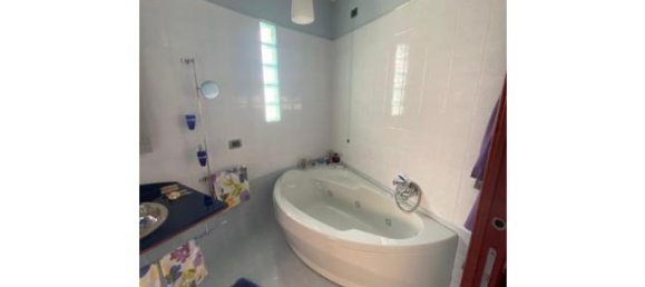 5 rooms House in Termoli, Italy No. 351688 3