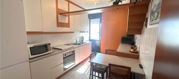 Apartamento de 3 dormitorios en Erba, Italy No. 330109 8