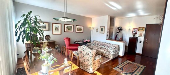 Apartamento de 3 dormitorios en Erba, Italy No. 330109 3