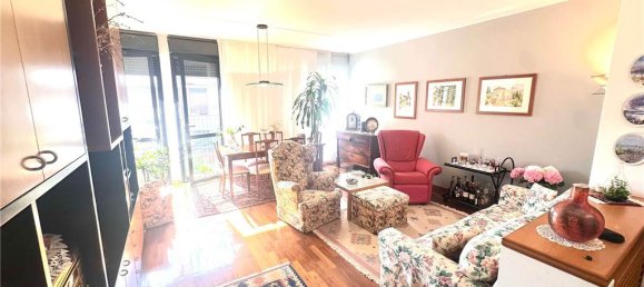 Apartamento de 3 dormitorios en Erba, Italy No. 330109 4