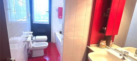 Apartamento de 3 dormitorios en Erba, Italy No. 330109 17