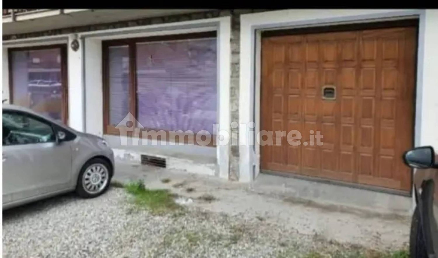 1 room Commercial property in Aosta, Italy No. 174141