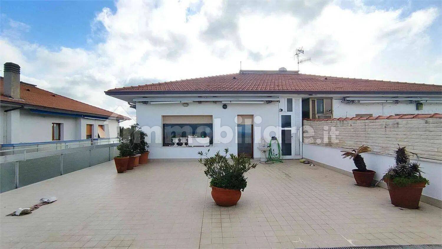 3 chambres Penthouse à Ancona, Italy No. 271055