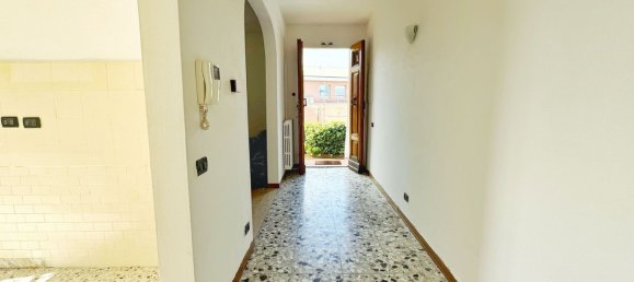 3 rooms House in Poggio a Caiano, Italy No. 45969 15
