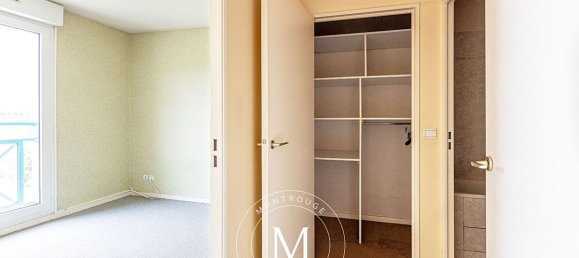 1 bedroom Apartment in Montrouge, France No. 299575 9