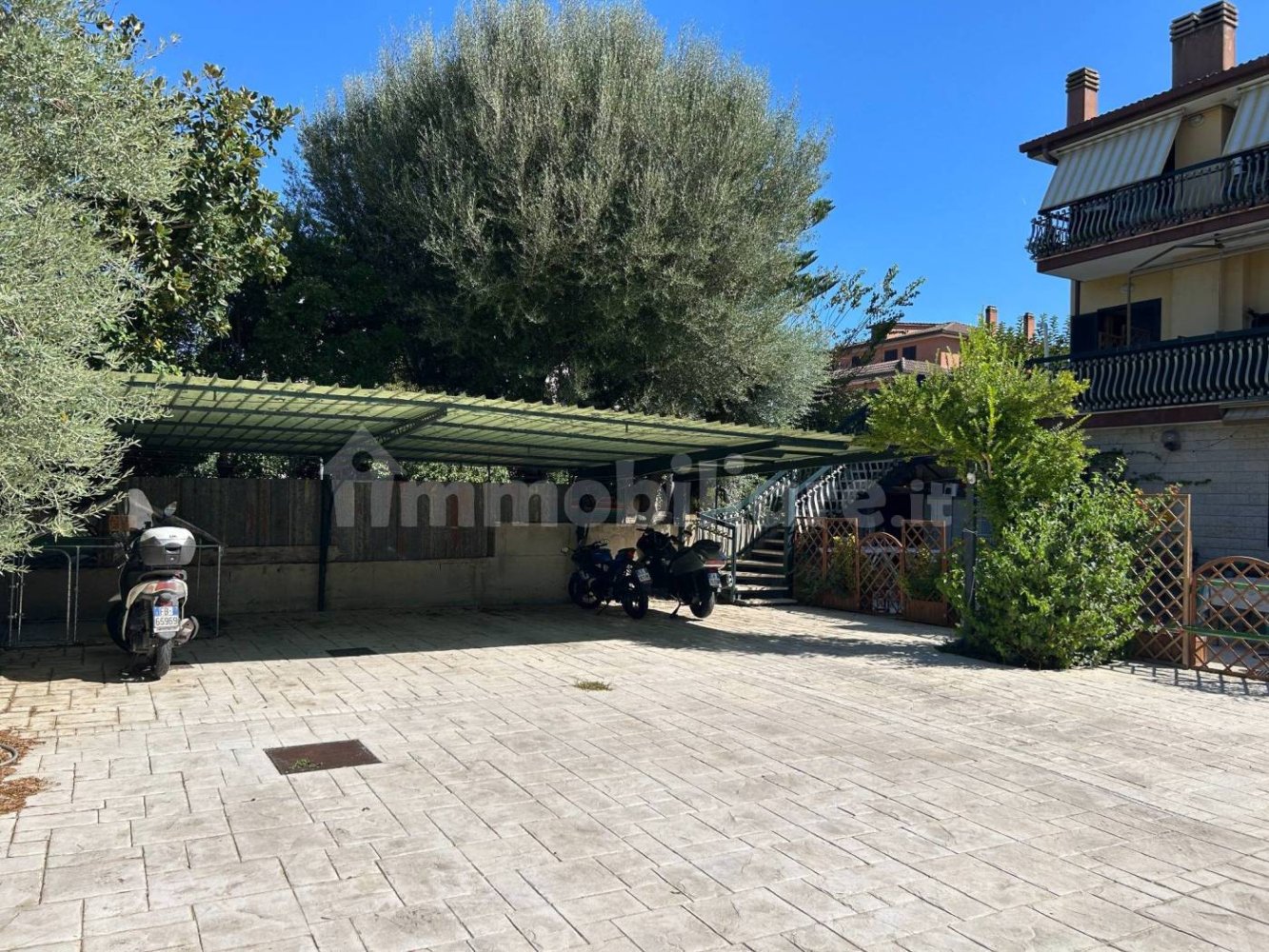 Квартира с 2 спальнями в Рим, Италия № 367188