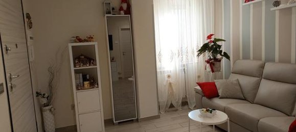 4 rooms Apartment in Benevento, Italy No. 267825 5