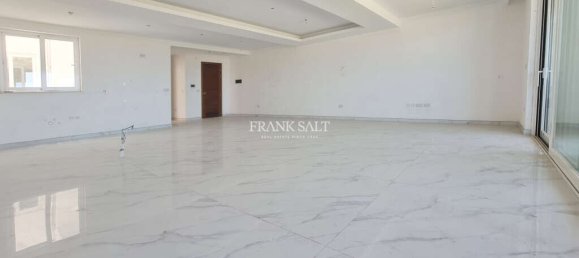 123m² Shop in Mellieha, Malta No. 12651 4