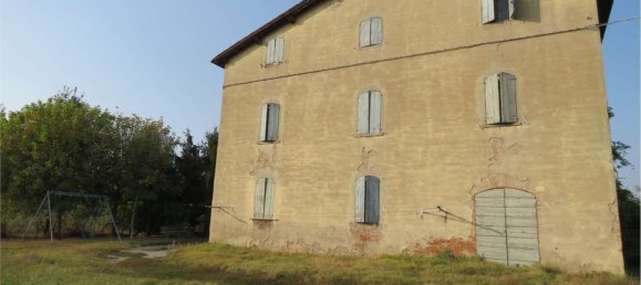 10 rooms House in Carpi, Italy No. 74270 5