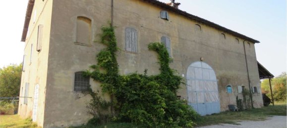 10 rooms House in Carpi, Italy No. 74270 3