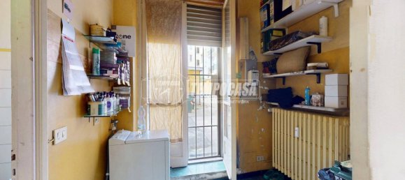 2 rooms Commercial property in Turin, Italy No. 274829 7