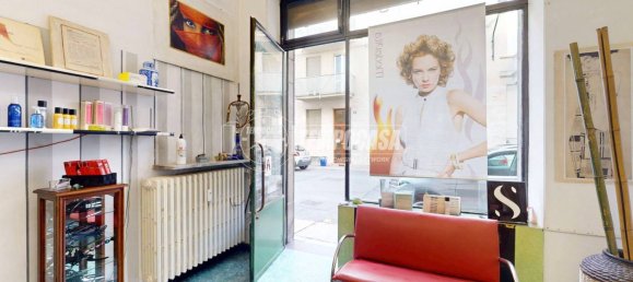 2 rooms Commercial property in Turin, Italy No. 274829 6