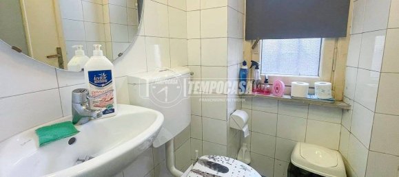 2 rooms Commercial property in Turin, Italy No. 274829 10