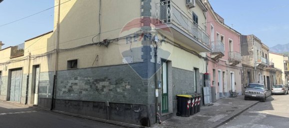 3 bedrooms House in Giarre, Italy No. 356181 2