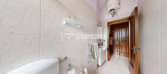1 bedroom Apartment in Turin, Italy No. 349857 12