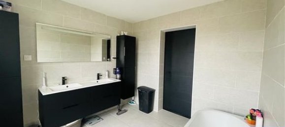 4 bedrooms House in Bury, France No. 303439 7