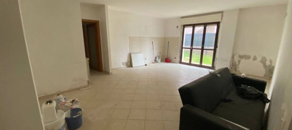 5 rooms Apartment in Sermoneta, Italy No. 83953 2